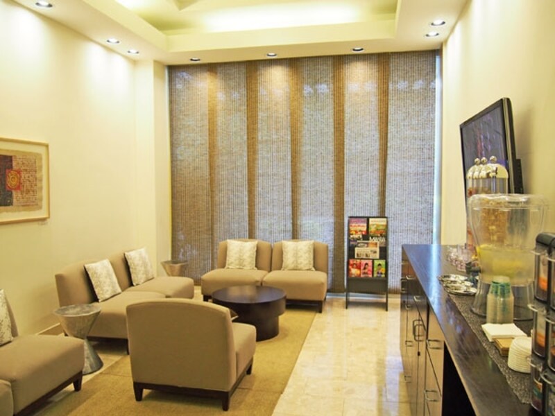 日本語のハワイ情報誌、新聞が置かれたゲストラウンジ「コネクト」