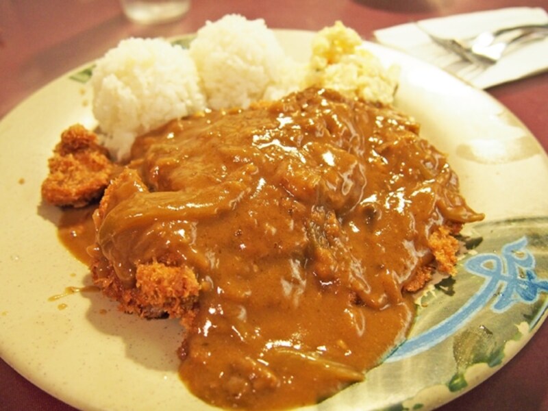 カレーや照り焼きチキンなど和食メニューもある