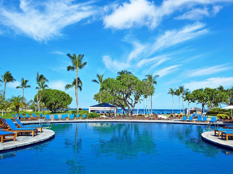 大地のエネルギーが集まる神秘的な土地で、ホテルのホスピタリティを受けながらパワーを充電