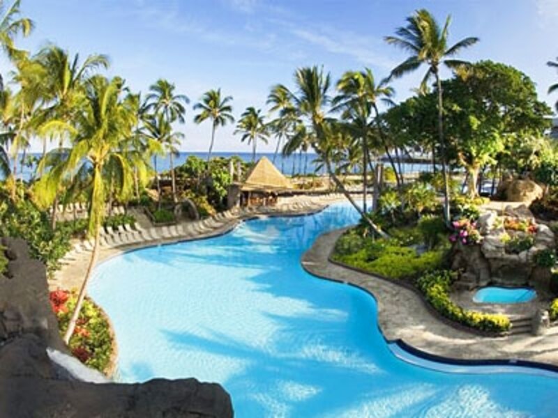 曲がりくねったロング・ウォータースライダーや滝を有するコナ・プール