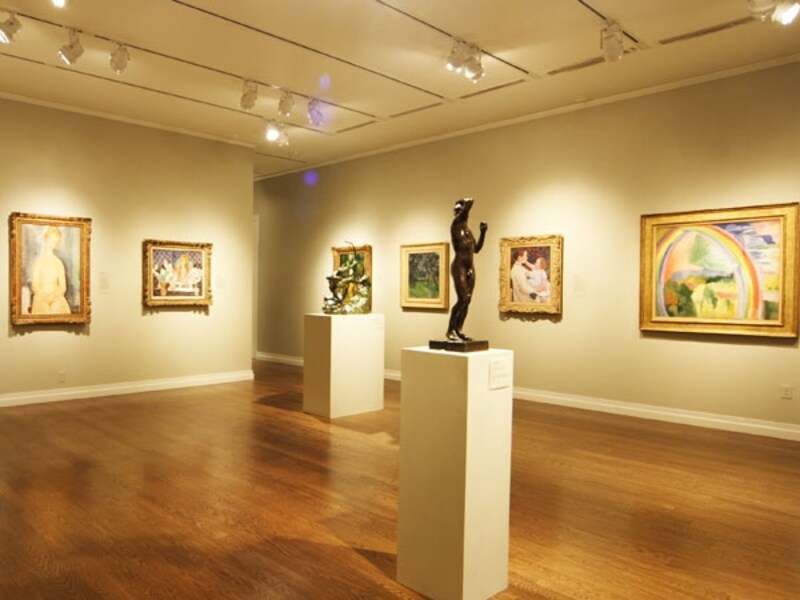 世界各国から集められた美術品は、国や地域によって分けられて展示