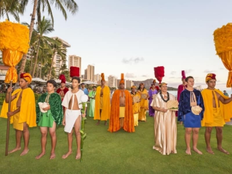 ロイヤルコートはフェスティバルを奨励する大使。神聖な古代フラやチャントも必見(写真提供:Hawaii Tourism Authority (HTA) / Tor Johnson)