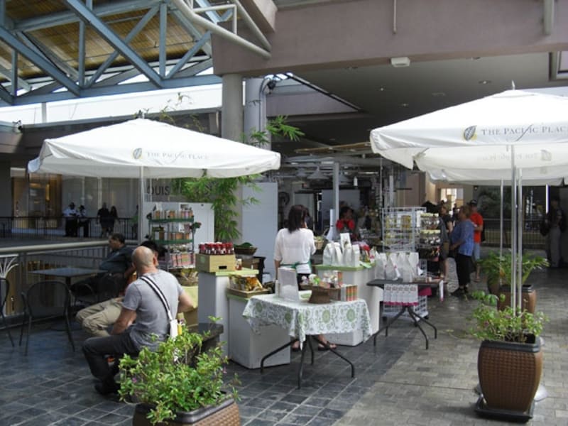 スタンド隣に置かれたテーブルに座ってゆっくりと