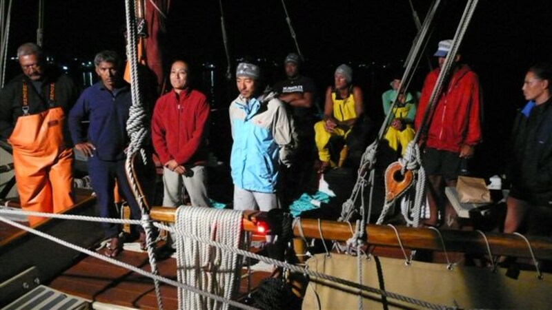 2007年4月24日 沖縄到着のホクレア号とクルー