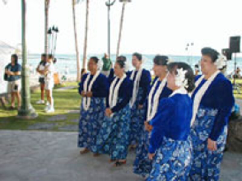 クヒオビーチ・トーチライティング&フラショー