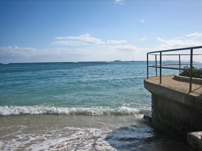 打ち寄せる波は、真水と海水が混じった聖なる水