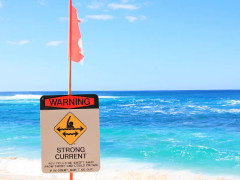 潮の流れが強いことを知らせるノースショアの看板