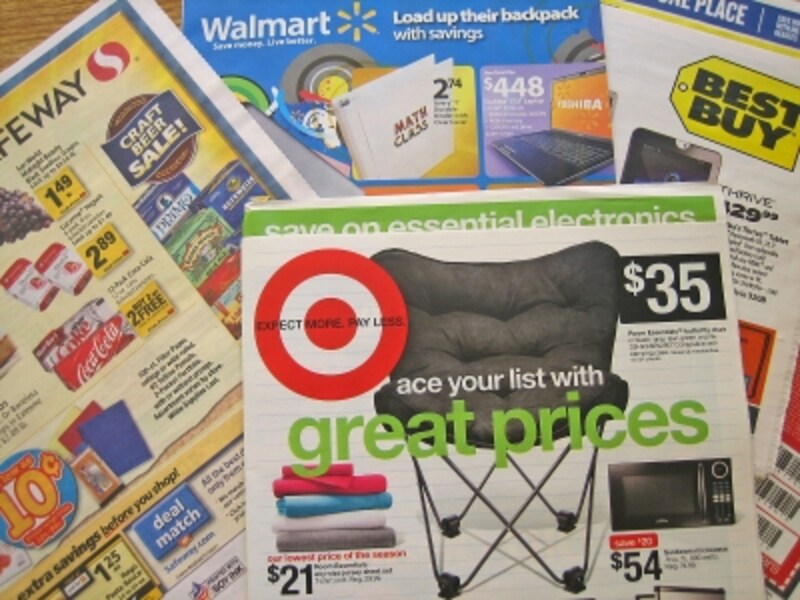 日曜日の新聞についてくるクーポンは、見ているだけでもワクワク