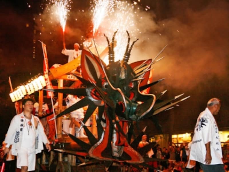 日本の祭りがワイキキを練り歩く「ホノルル・フェスティバル」のグランド・パレード（写真提供：ホノルル・フェスティバル）