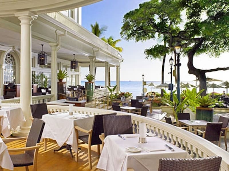 アフタヌーンティーで有名な「ザ・ベランダ」があるのは、創業当時から貴婦人たちがお茶を楽しんだ場所