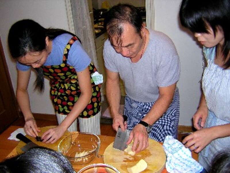 生徒さん調理中