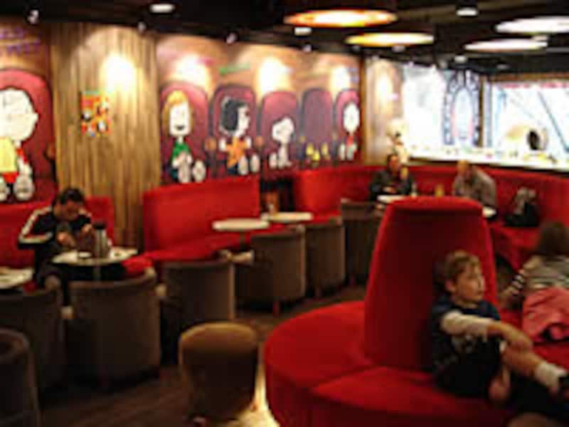 カフェ店内