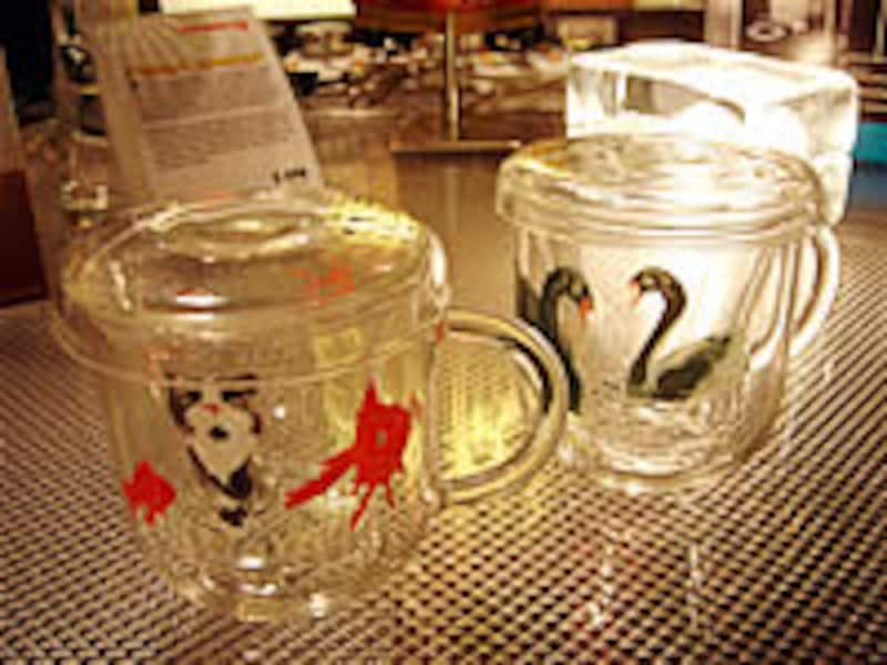 金魚とスワンのカップ