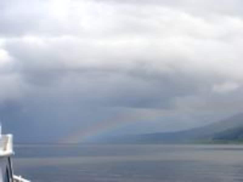 ネス湖の虹