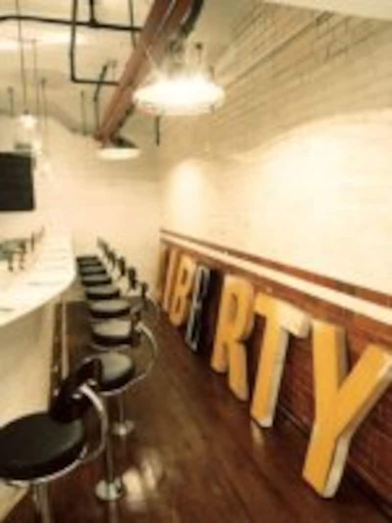 シャンパンバー