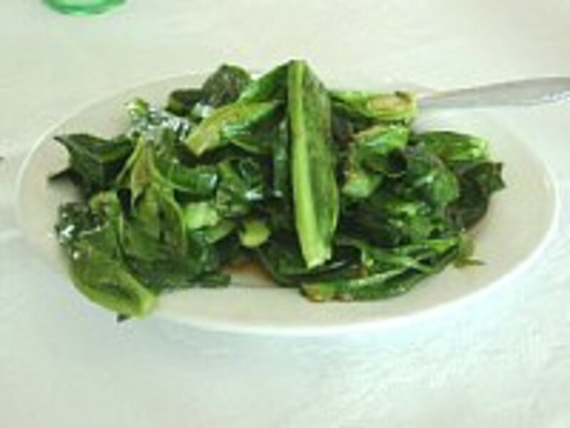 ベビーカイランのガーリック炒め