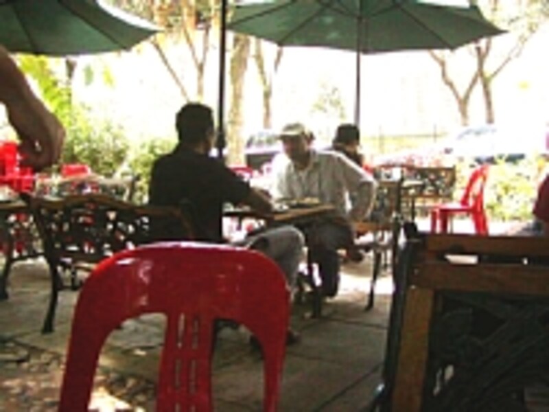 MR.PRATAアウトドア席