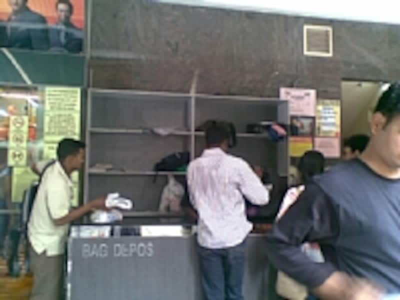 ムスタファ・センターの手荷物預かり所