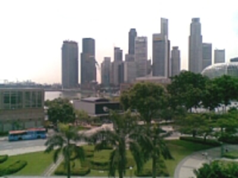 マリーナ・フード・ロフトのテラス席から