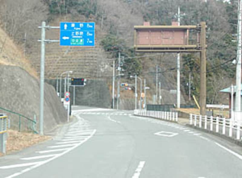 秋山トンネル入口