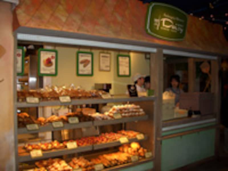 「東京パン屋ストリート」デイジイはクロワッサン生地を使った彩り鮮やかなデニッシュ系デザートパンの専門店
