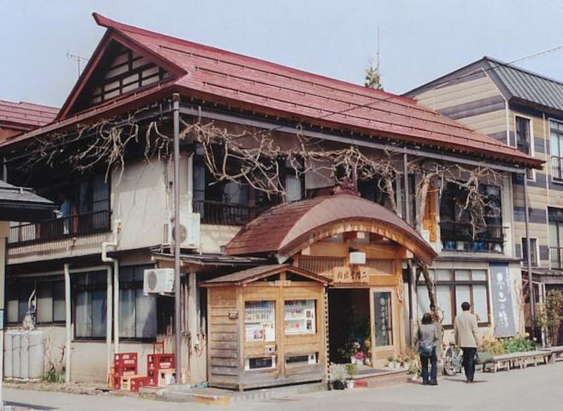 温泉街の風情が良く、湯も絶品の小野川温泉