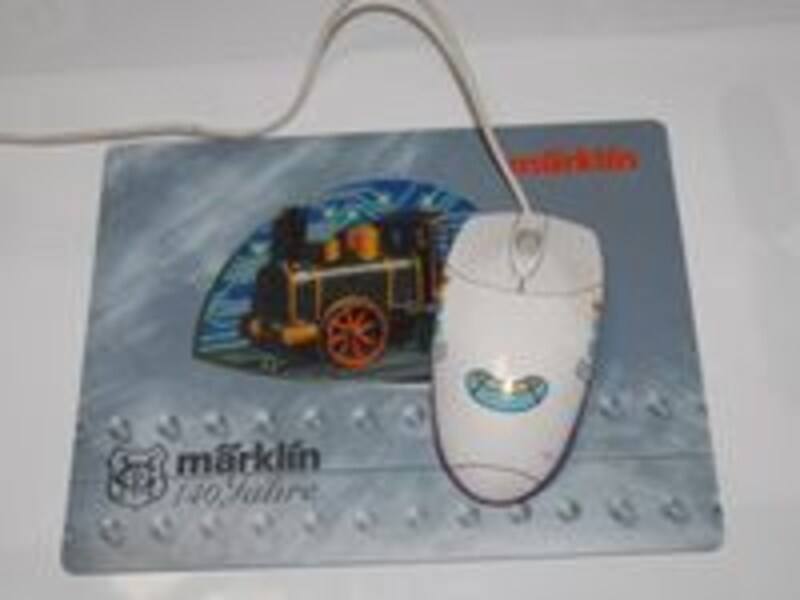 はやて形マウスと鉄道模型メーカーのマウスパッド