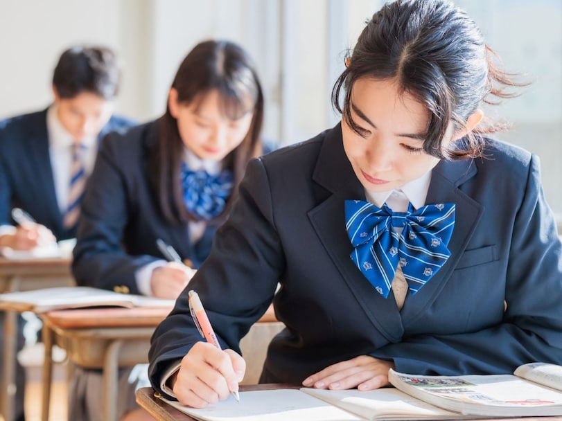 高校受験は中学受験より「親の負担が少ない」説は本当か？ 避けて通れない“2つの壁”