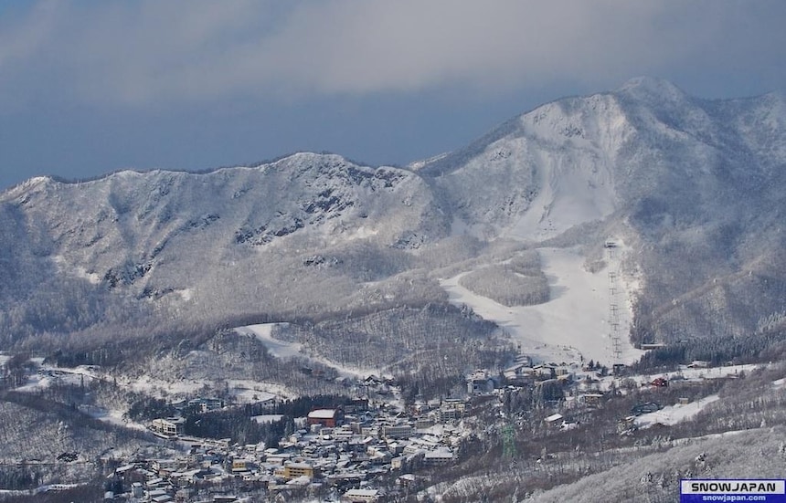 Yamagata Ski & Snowboard Guide