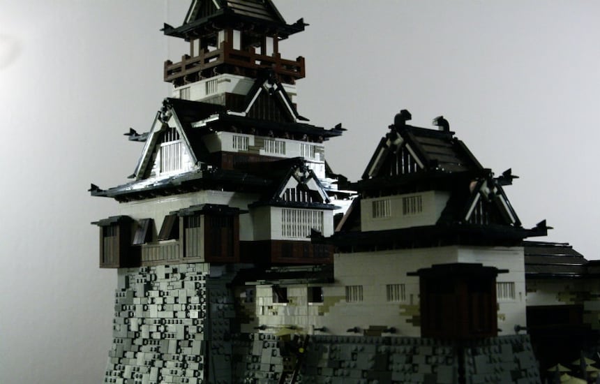 7 Awesome Japanese Castles Made of Lego