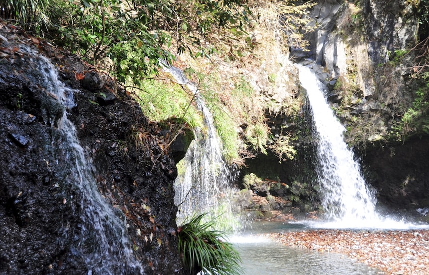 Jinba Falls: Crystal Clear Fuji Water