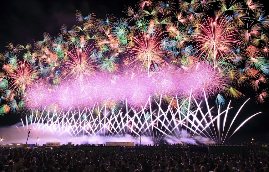 일본 최대의 불꽃 축제 "오마가리"