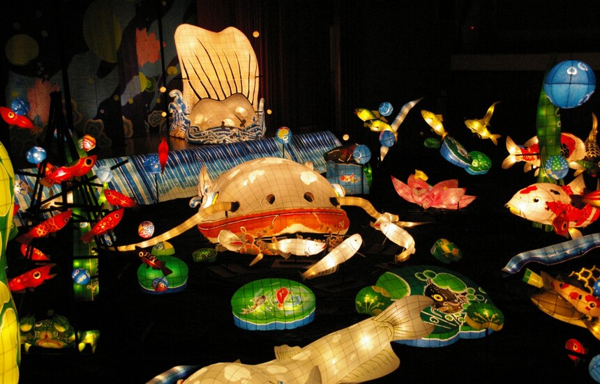 เทศกาลโคมปลาดุกที่อุเระชิโนะออนเซน