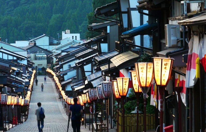 古の風情が残る富山県八尾町へ、職人の心に触れる1泊2日の旅