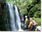 屋久島で大人気！美しい自然のなかで沢登り体験