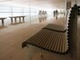 紙の建築：坂茂の大分県立美術館、紙管椅子のある風景