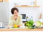 現在58歳の女性です。60歳以降も厚生年金に加入して働いたほうがいいのか悩んでいます
