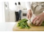 Q. 「生のほうれん草を、そのまま炒めて食べると危険」って本当ですか？