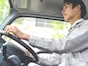 ドライバーとして働いています。65歳前に年金を繰り上げても、失業給付は受け取れますか？