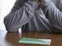 失業給付16万円「長女への仕送りと学費に15万円。下の子は不登校」52歳女性の住民税非課税生活