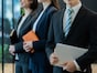 金融業・保険業の「平均年収」はいくら？ 年代別の推移を紹介