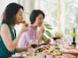「老け見え」は食べ方に出る？ 40代・50代女性にありがちな“残念な食事マナー”と“心のゆるみ”