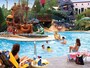 やっぱりプールも外せない！(C) Disneyland Resort