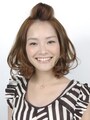 ポンパドールの作り方！ヘアピンで基本のヘアアレンジテクニック