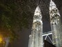 夜空にくっきりと浮かび上がる美しいペトロナスツインタワーは、ツアー最後の見所！