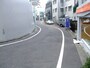 外苑西通りから裏原宿に向かって流れている