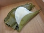店内「桜もち１個（煎茶付）」300円（税込）