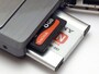 Cyber-shotとしてはじめてSDカードを採用している。MSデュオも使用可能。