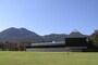 ハラ ミュージアム アーク外観と榛名山