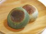 「おやき」（よもぎ・ごま1個各210円）　※季節限定「栗おやき」241円（9月～11月上旬）